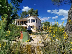 La Tourelle Suite Cosy entre vignoble aixois et Luberon